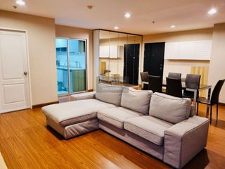 For rent 3 bedrooms condo in Huai Khwang, Bangkok