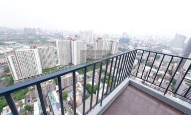 For rent 4 ベッドルーム condo in Huai Khwang, Bangkok
