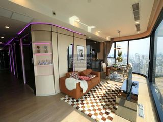 For rent 3 bedrooms condo in Khlong Toei, Bangkok