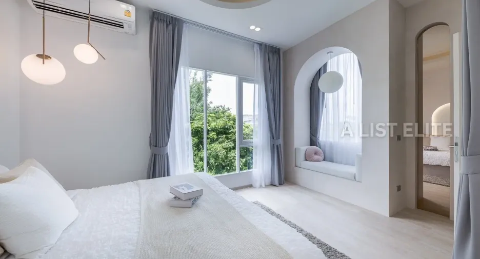 For sale 4 bedrooms house in Bang Lamung, Chonburi