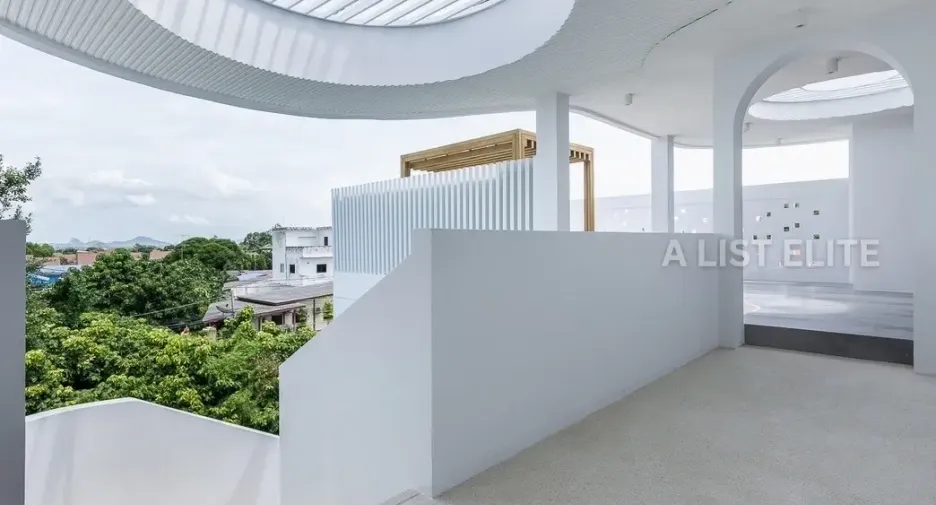 For sale 4 bedrooms house in Bang Lamung, Chonburi
