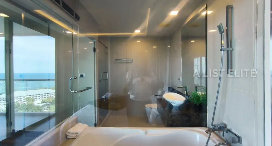 For sale 2 bedrooms condo in Pratumnak, Pattaya