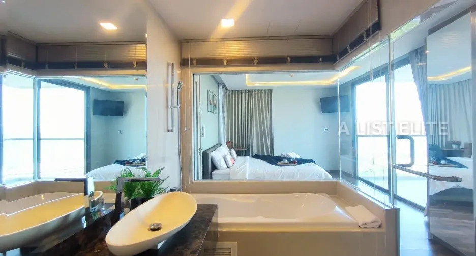 For sale 2 bedrooms condo in Pratumnak, Pattaya