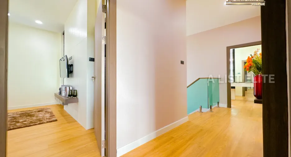 Haus zum Kauf mit 4 Zimmer in Bang Lamung, Chonburi