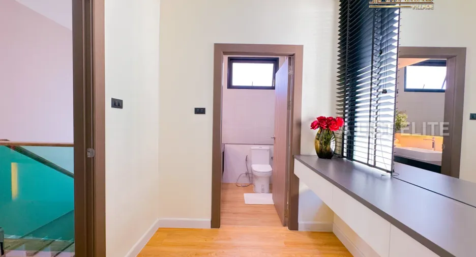 Haus zum Kauf mit 4 Zimmer in Bang Lamung, Chonburi