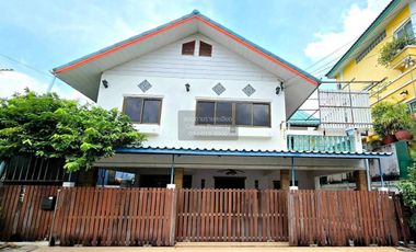 For rent 6 ベッドルーム house in Lat Phrao, Bangkok