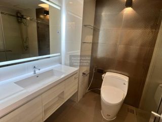 For rent 2 bedrooms condo in Yan Nawa, Bangkok