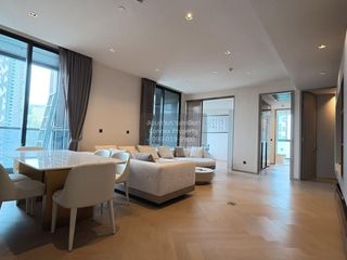 For rent 4 bedrooms condo in Sathon, Bangkok