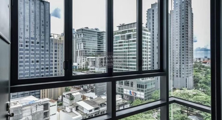 For rent 2 bedrooms condo in Watthana, Bangkok