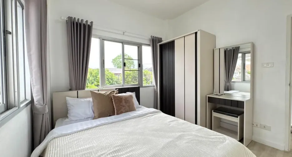 For rent 4 bedrooms house in San Sai, Chiang Mai