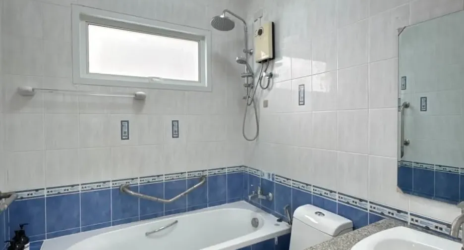 For rent 4 bedrooms house in San Sai, Chiang Mai