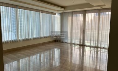 For rent 3 bedrooms condo in Pathum Wan, Bangkok
