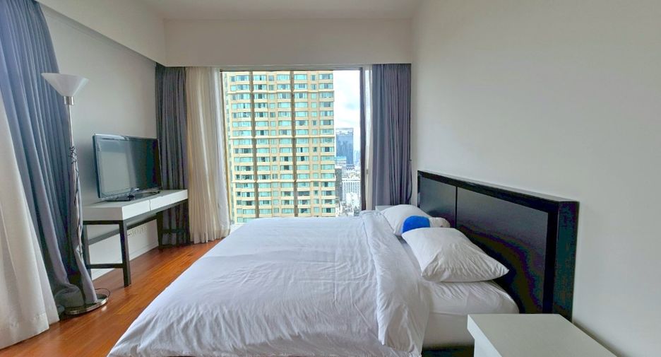 For rent 2 bedrooms condo in Pathum Wan, Bangkok