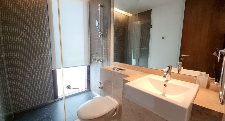 For rent 2 bedrooms condo in Pathum Wan, Bangkok