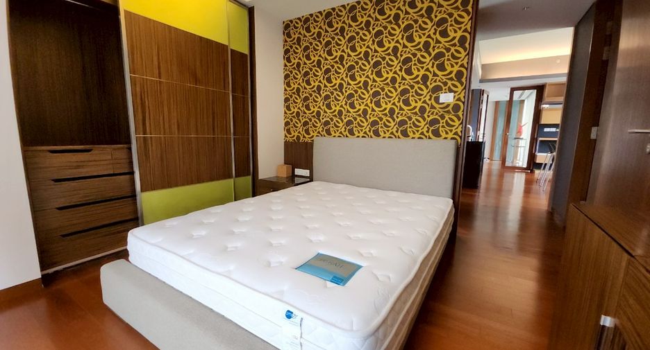 For rent 2 bedrooms condo in Pathum Wan, Bangkok