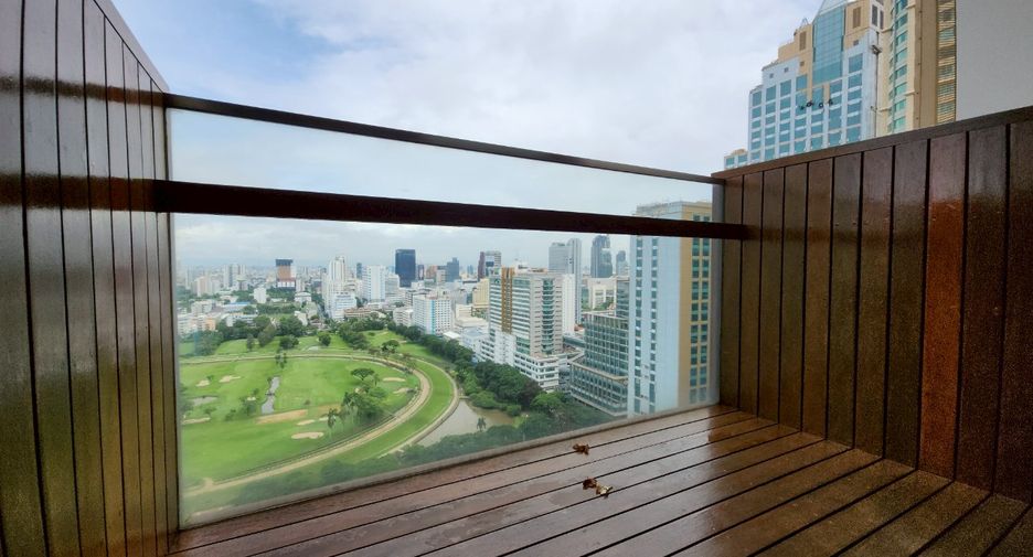 For rent 2 bedrooms condo in Pathum Wan, Bangkok