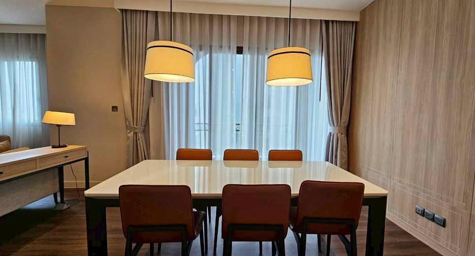 For rent 2 ベッドルーム condo in Phra Khanong, Bangkok