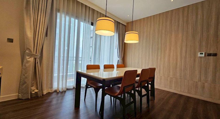 For rent 2 ベッドルーム condo in Phra Khanong, Bangkok