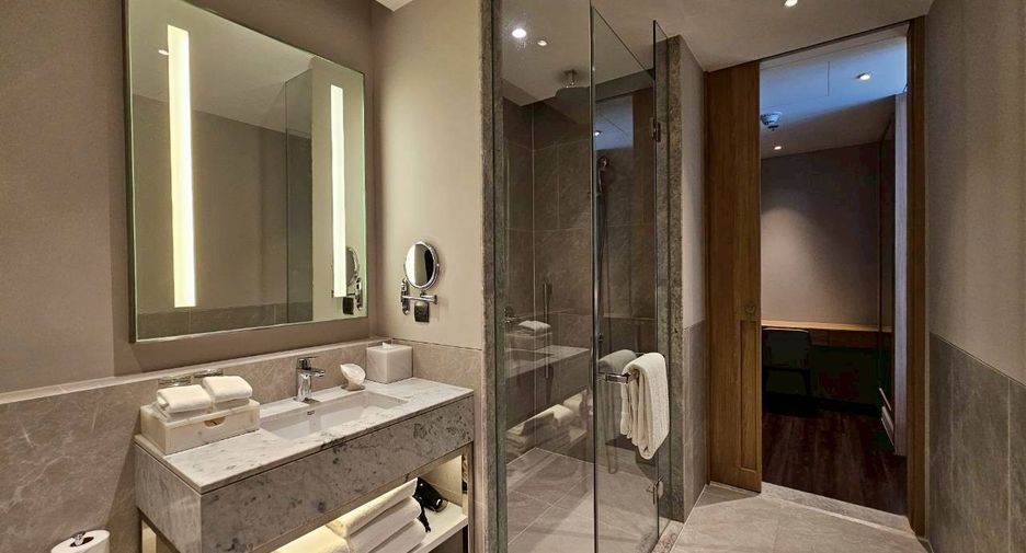 For rent 2 ベッドルーム condo in Phra Khanong, Bangkok