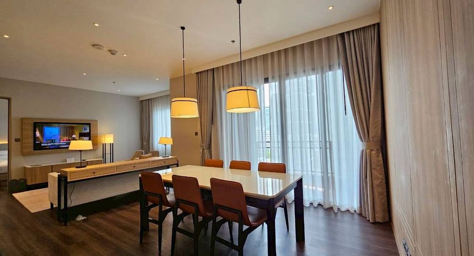 For rent 2 ベッドルーム condo in Phra Khanong, Bangkok