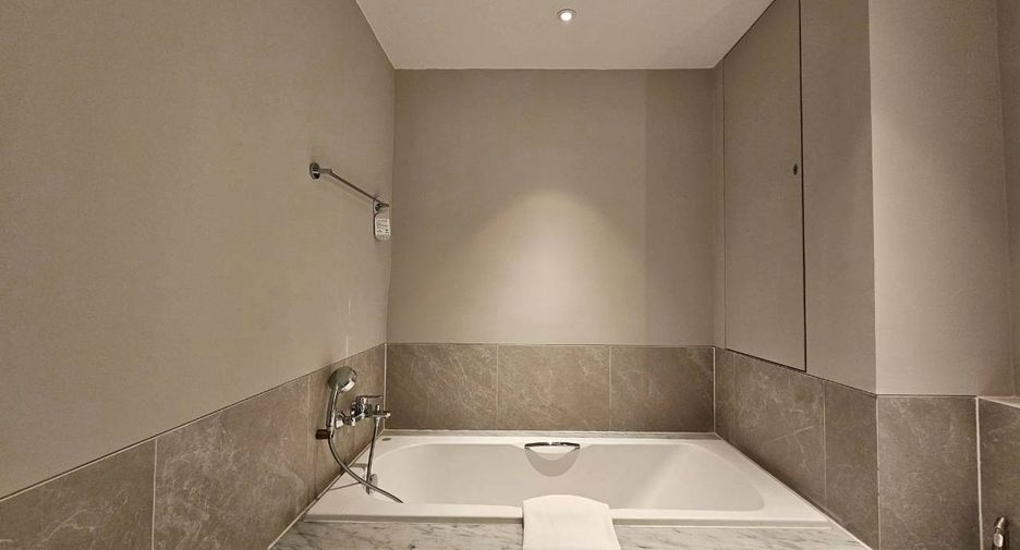 For rent 2 ベッドルーム condo in Phra Khanong, Bangkok