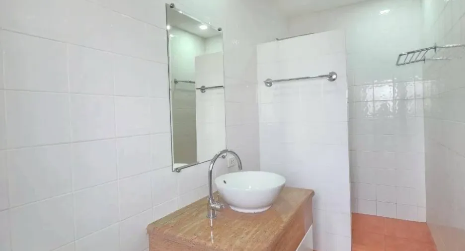 For sale 4 bedrooms villa in East Pattaya, Pattaya