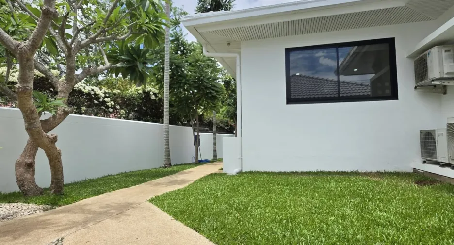For sale 4 bedrooms villa in East Pattaya, Pattaya