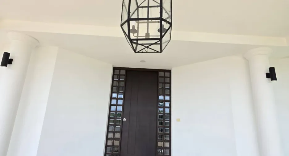 For sale 4 bedrooms villa in East Pattaya, Pattaya