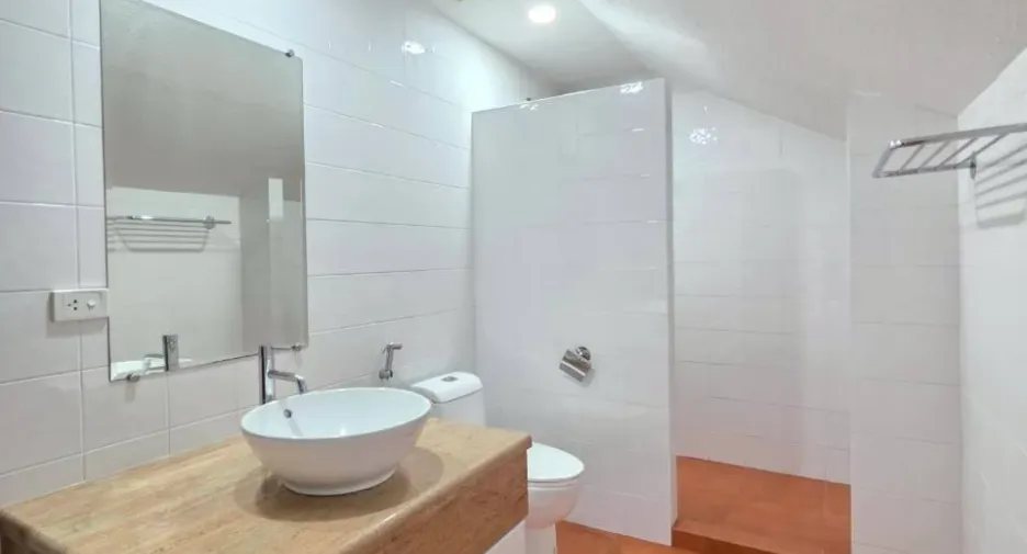 For sale 4 bedrooms villa in East Pattaya, Pattaya