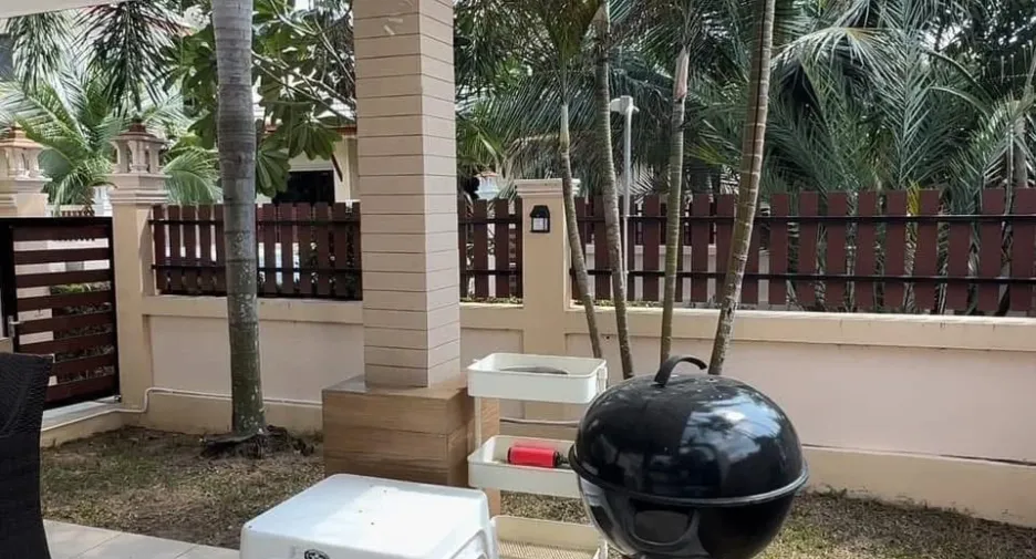 For rent 4 bedrooms villa in Huay Yai, Pattaya