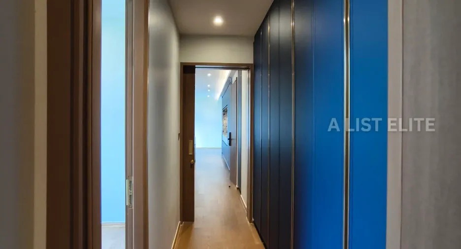 For sale 3 bedrooms condo in Khlong Toei, Bangkok