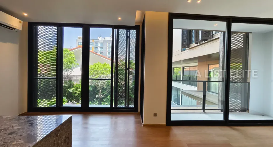 For sale 2 bedrooms condo in Khlong Toei, Bangkok