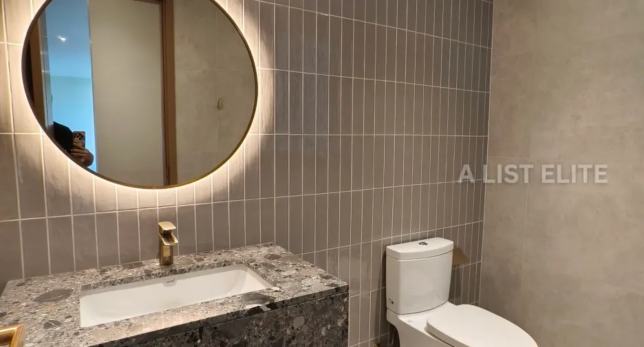 For sale 2 bedrooms condo in Khlong Toei, Bangkok