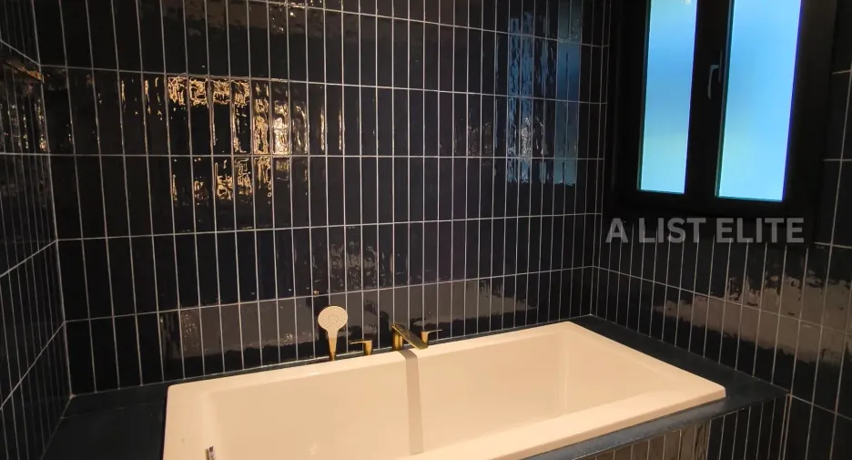 For sale 2 bedrooms condo in Khlong Toei, Bangkok