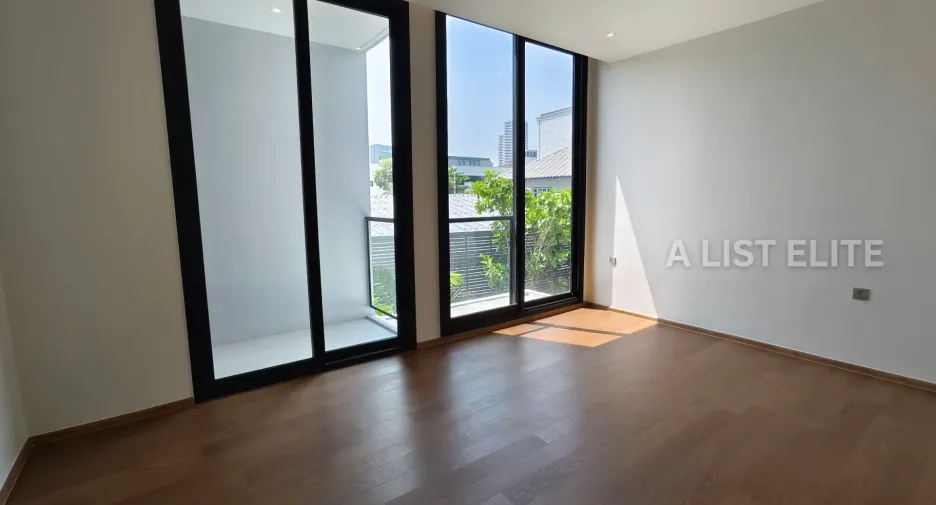 For sale 2 bedrooms condo in Khlong Toei, Bangkok