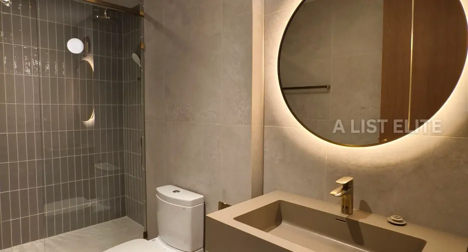 For sale 2 bedrooms condo in Khlong Toei, Bangkok