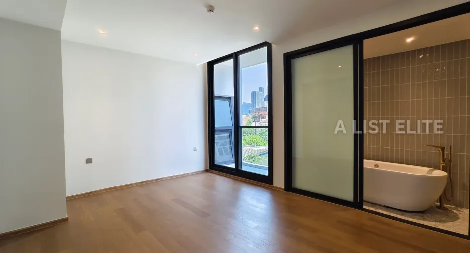 For sale 2 bedrooms condo in Khlong Toei, Bangkok