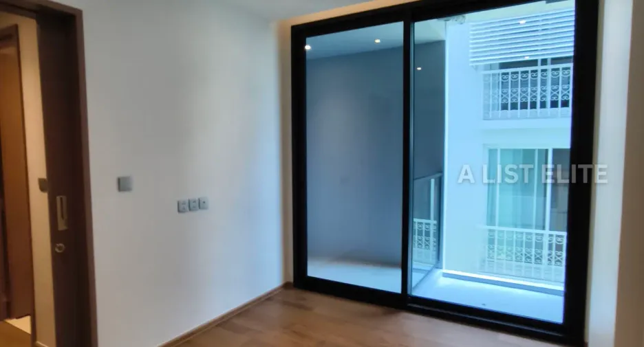 For sale 2 bedrooms condo in Khlong Toei, Bangkok