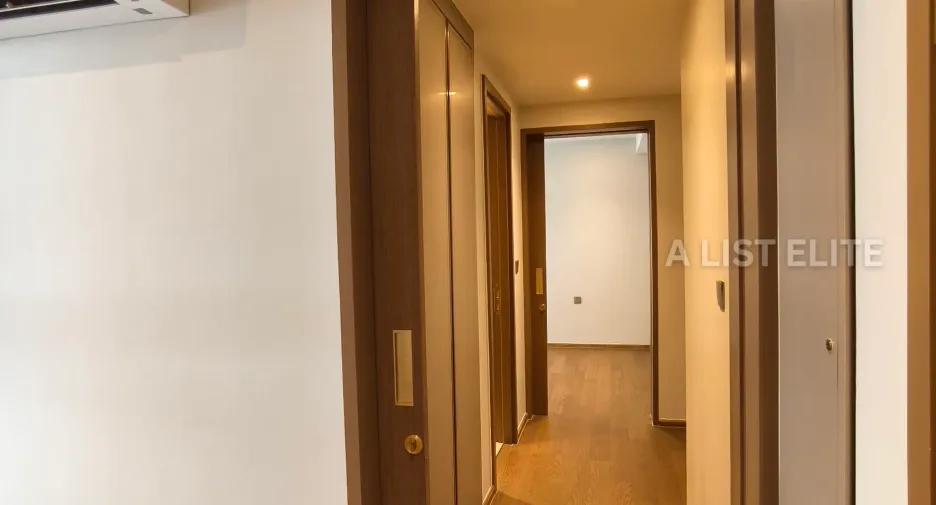 For sale 2 bedrooms condo in Khlong Toei, Bangkok
