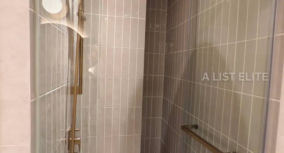 For sale 2 bedrooms condo in Khlong Toei, Bangkok