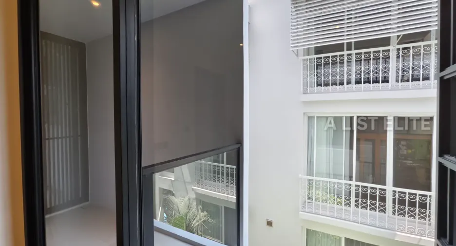For sale 2 bedrooms condo in Khlong Toei, Bangkok