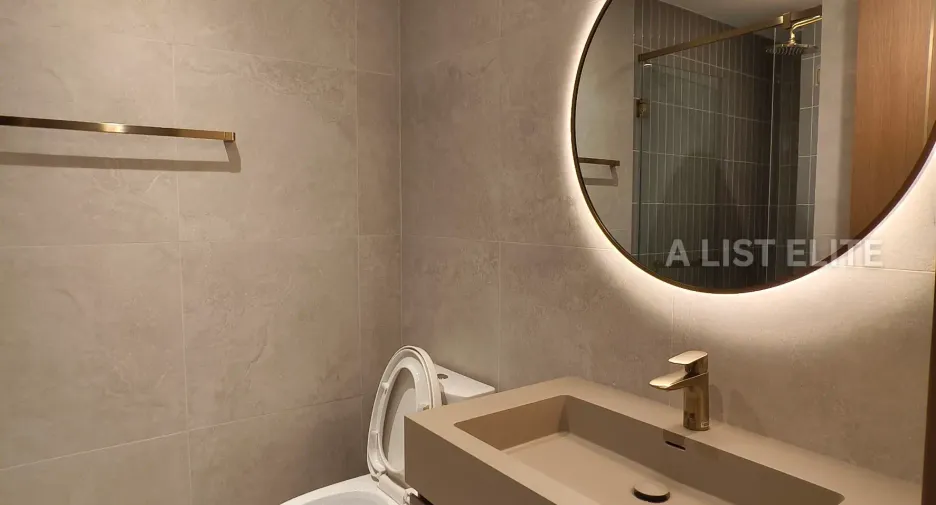 For sale 2 bedrooms condo in Khlong Toei, Bangkok