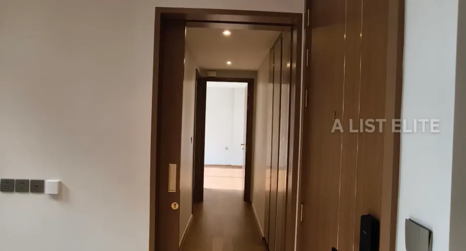 For sale 1 bed condo in Khlong Toei, Bangkok