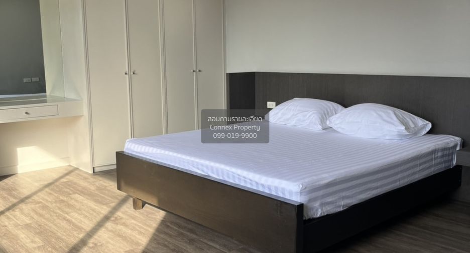 For rent 3 bedrooms condo in Khlong Toei, Bangkok