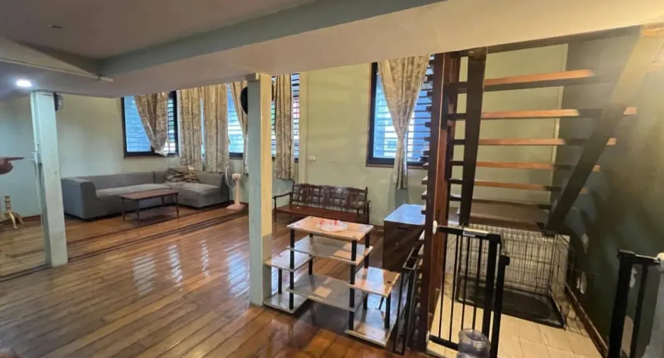 For sale and for rent 2 bedrooms house in Din Daeng, Bangkok
