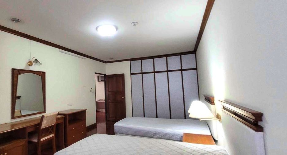 For rent 3 bedrooms condo in Watthana, Bangkok