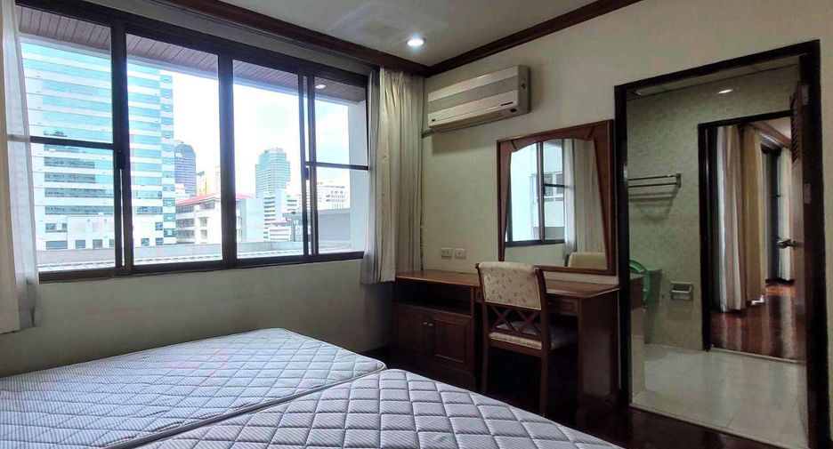 For rent 3 bedrooms condo in Watthana, Bangkok