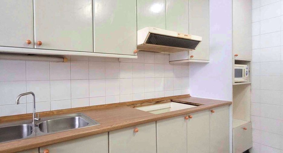For rent 3 bedrooms condo in Watthana, Bangkok