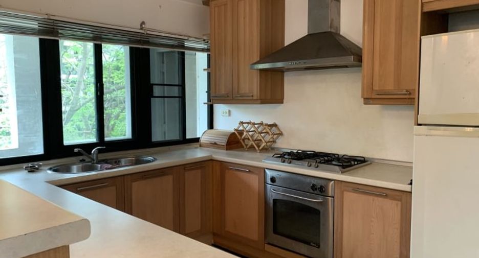 For rent 3 bedrooms condo in Watthana, Bangkok
