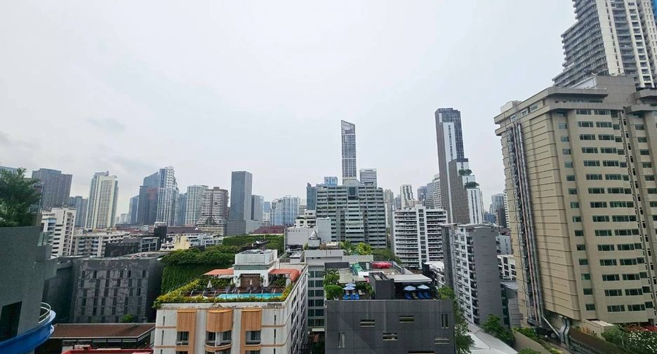 For rent 2 bedrooms condo in Watthana, Bangkok